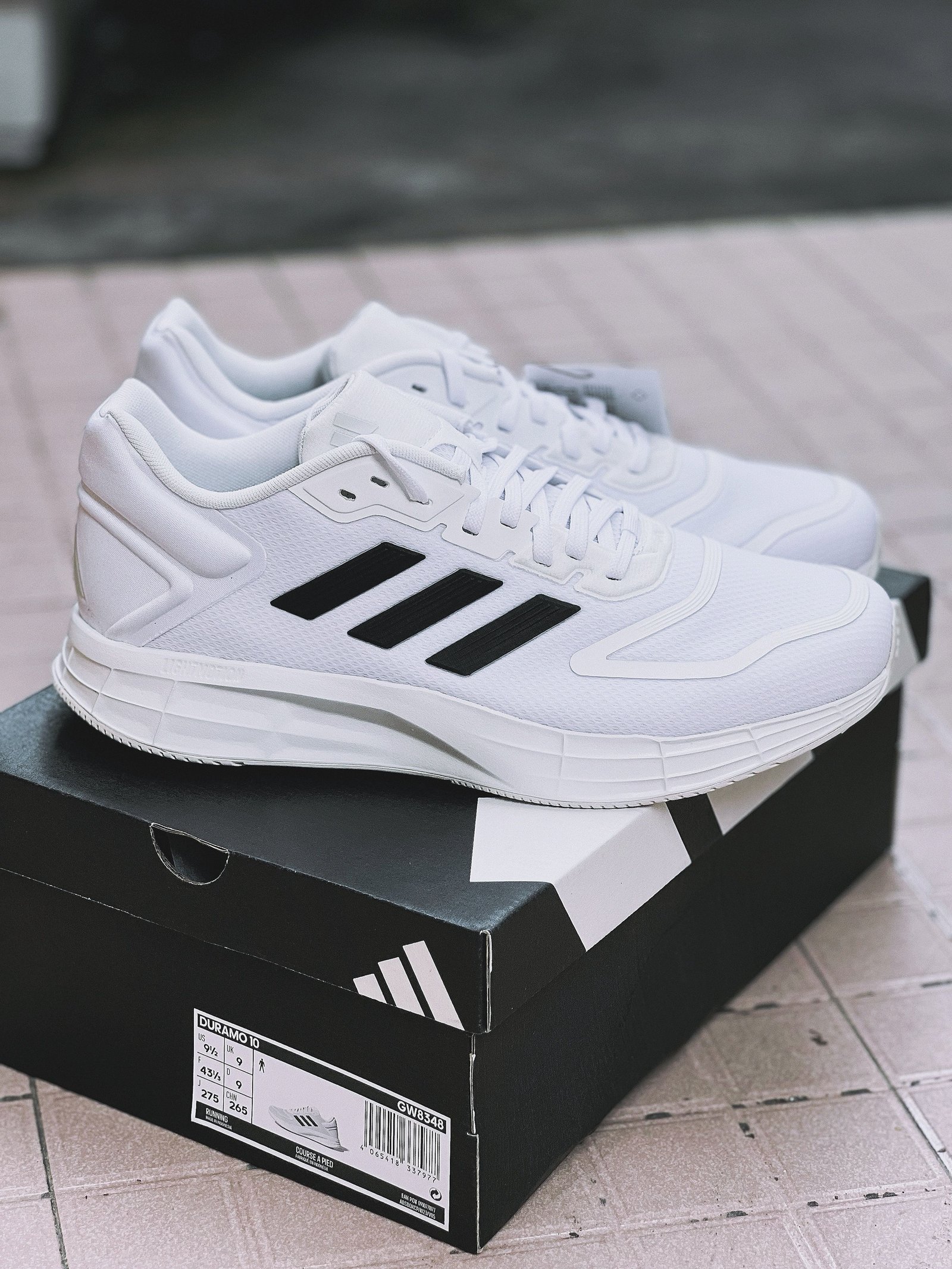 Classic three-stripe sneakers